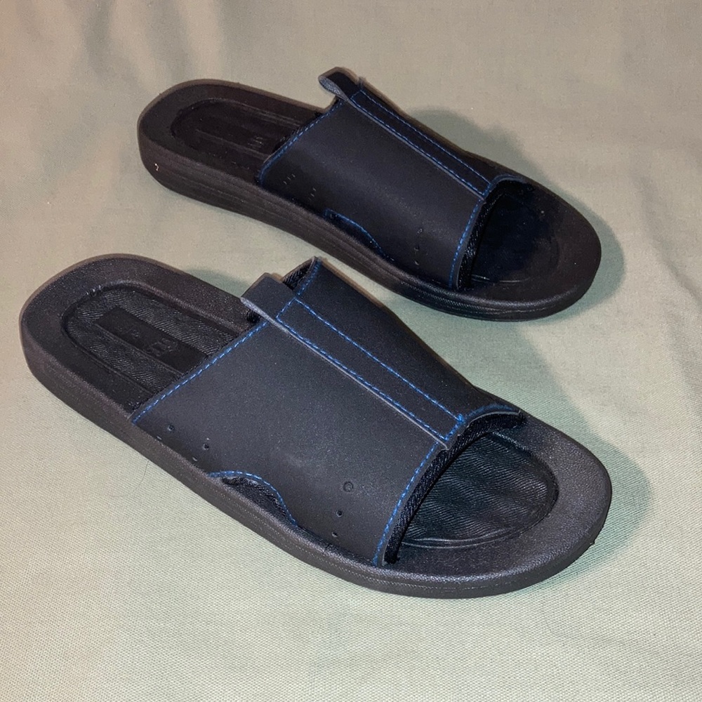 🌴 Comfort Padded Slides 🌴 Size 7/8